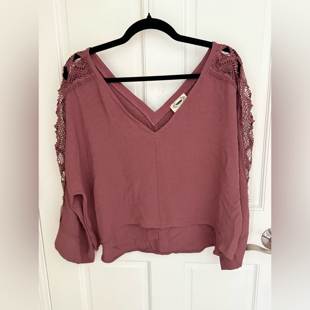 Chic Lace Sleeve Women's Blouse in Dusty Rose